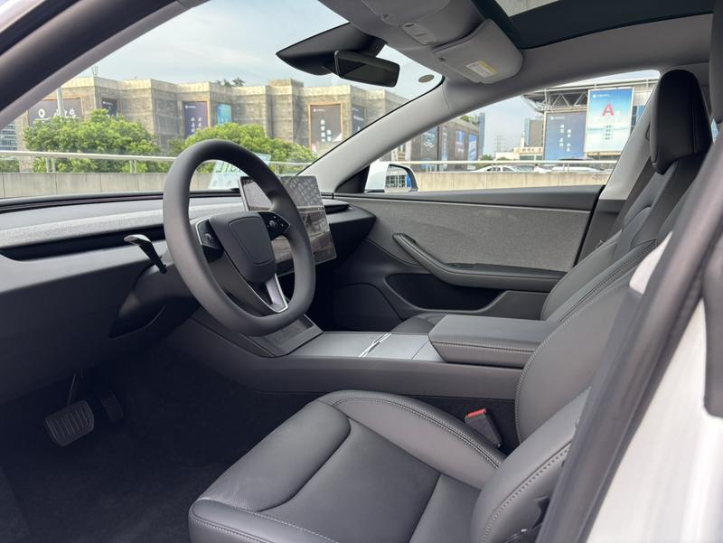 Tesla Model 3, 2026 — фото 9 из 11