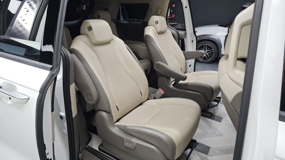 Kia Carnival, 2022 — фото 10 из 12