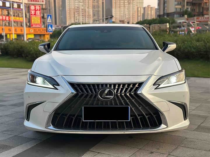 Lexus ES, 2022 — фото 2 из 9