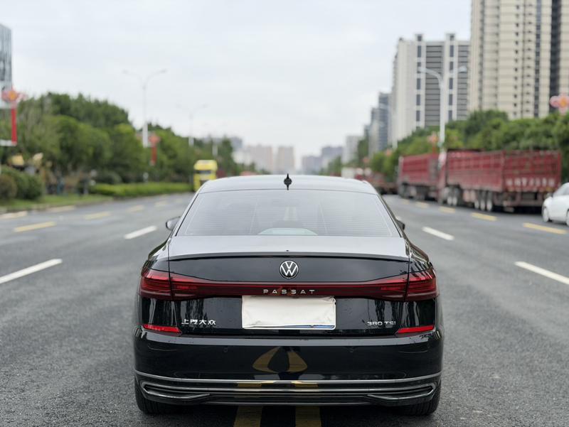 Volkswagen Passat, 2023 — фото 4 из 9