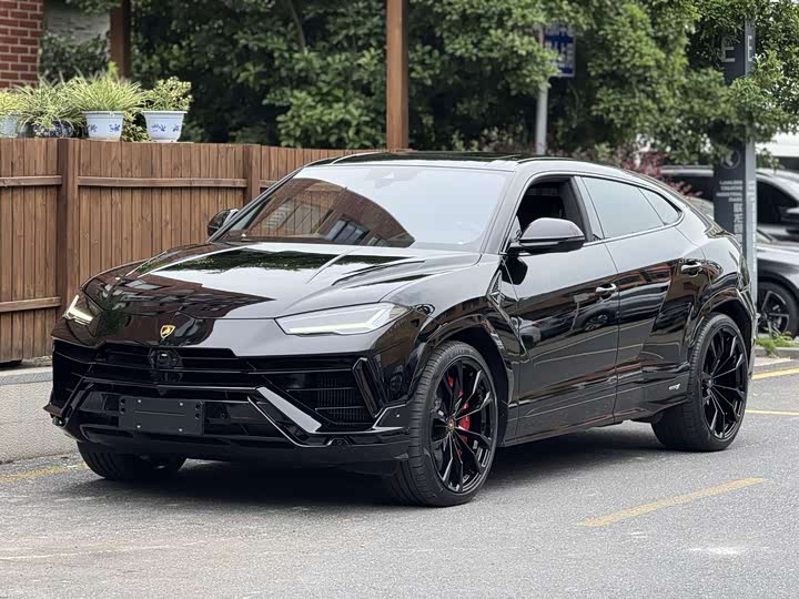 Lamborghini Urus, 2024 — купить в Туле под ключ