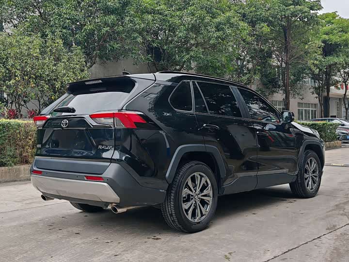 Toyota RAV4, 2024 — фото 4 из 7