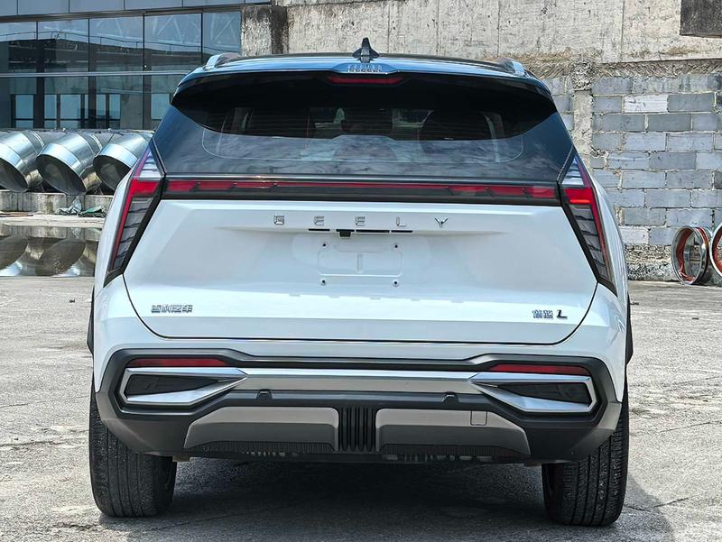 Geely Atlas L, 2023 — фото 4 из 12