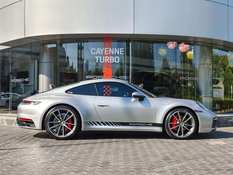 Porsche 911, 2023 — фото 6 из 12