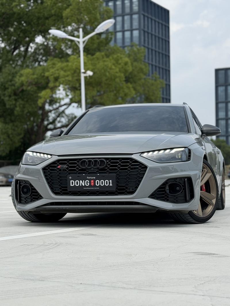 Audi RS 4, 2022 — фото 2 из 8