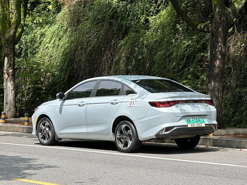 Geely Emgrand L Hi·P Hybrid, 2022 — фото 5 из 12