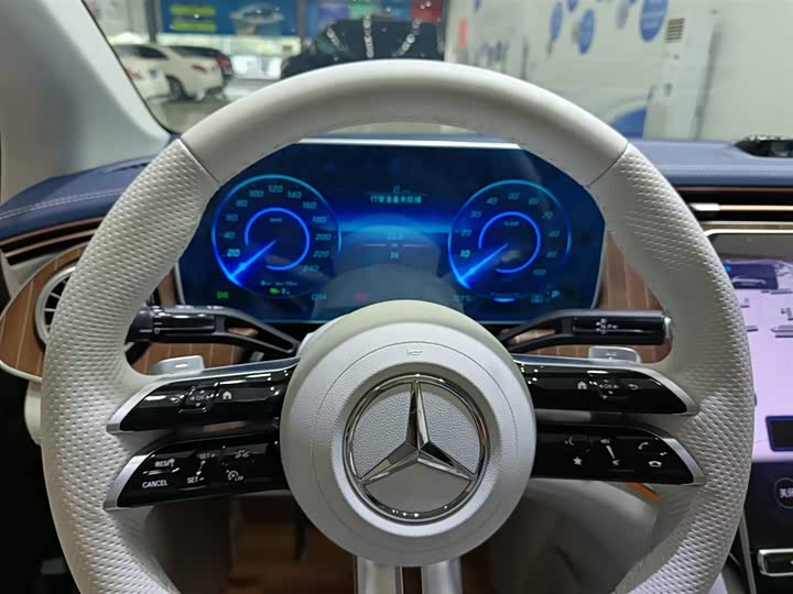 Mercedes-Benz EQE, 2025 — фото 2 из 9