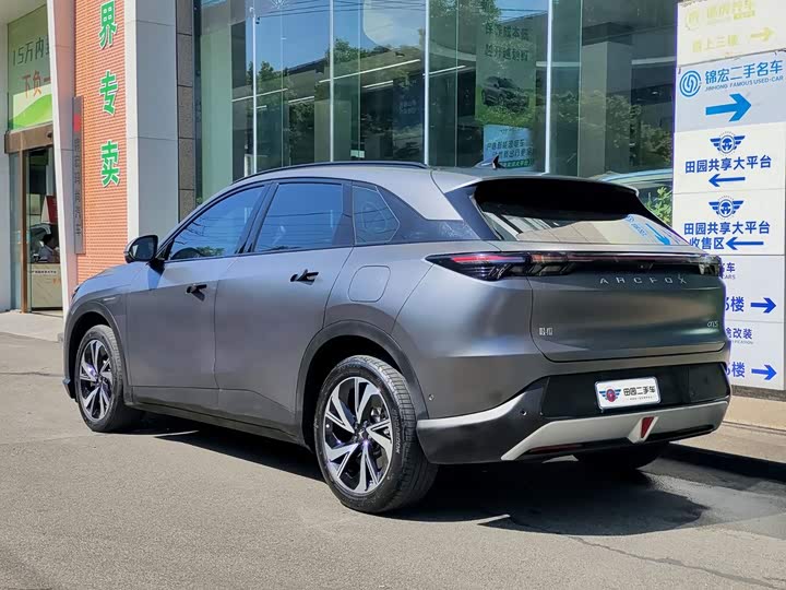 BAIC Arcfox Alpha T5, 2024 — фото 4 из 9