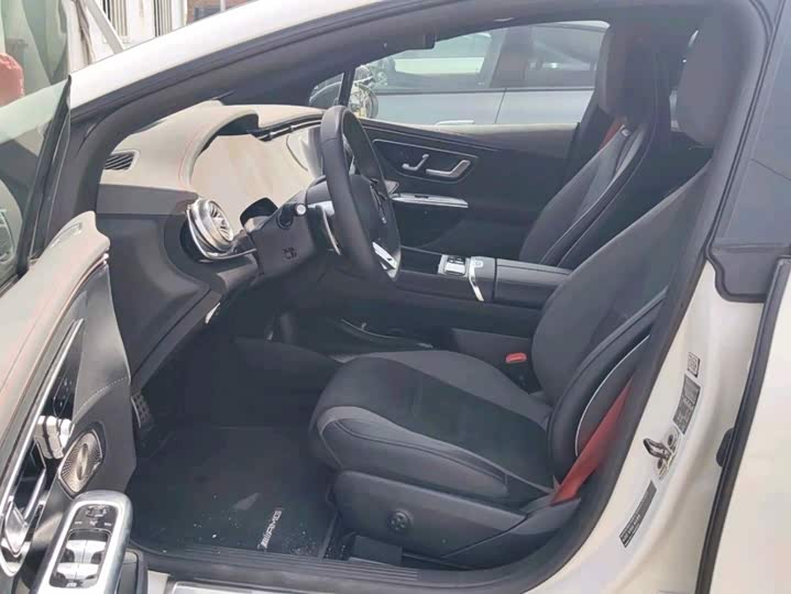 Mercedes-Benz EQE AMG, 2024 — фото 2 из 7