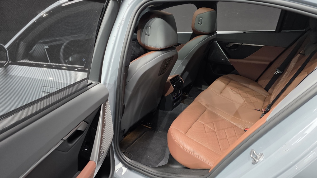 BMW 5 Series, 2025 — фото 11 из 12