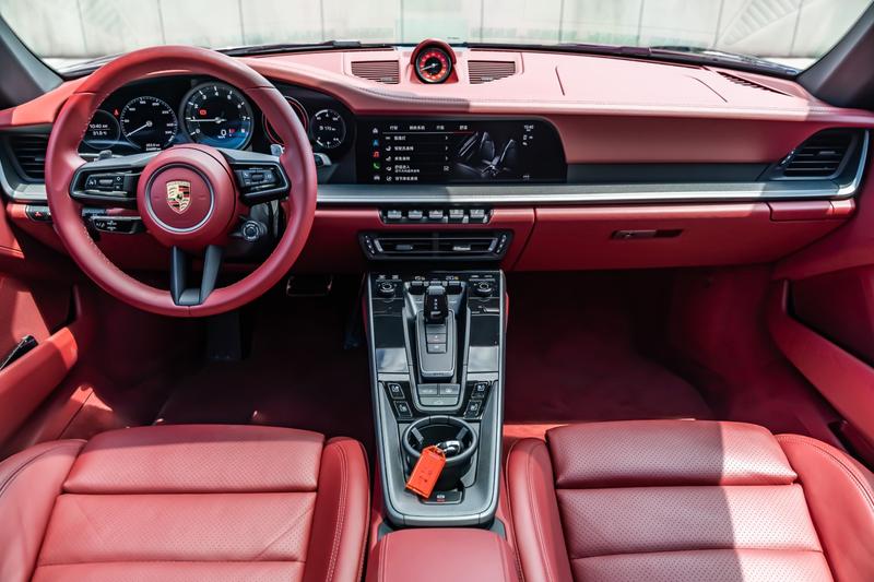 Porsche 911, 2023 — фото 9 из 12