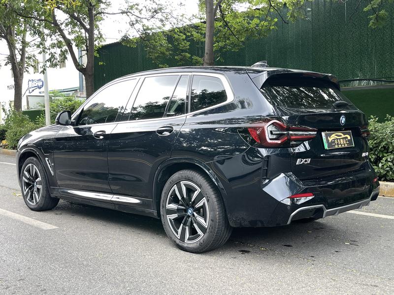 BMW iX3, 2023 — фото 4 из 11