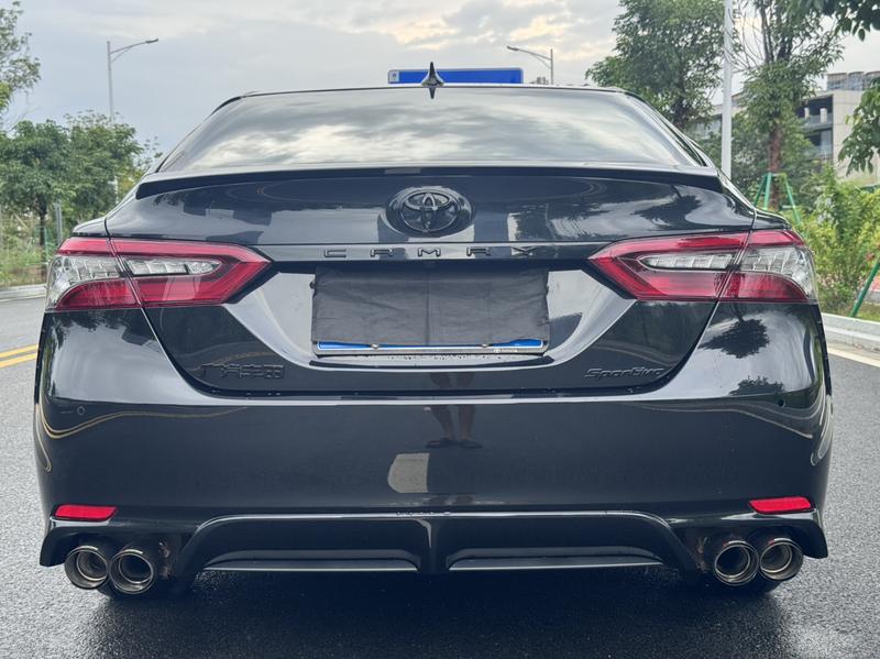 Toyota Camry, 2023 — фото 6 из 12