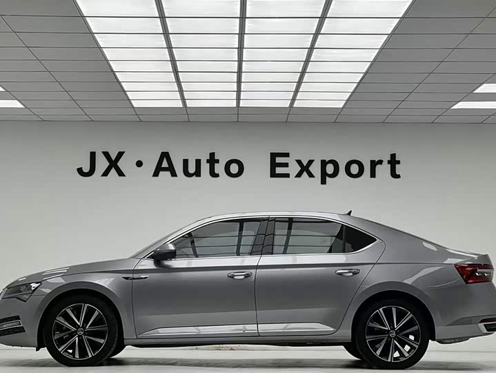Skoda Superb, 2023 — фото 5 из 9