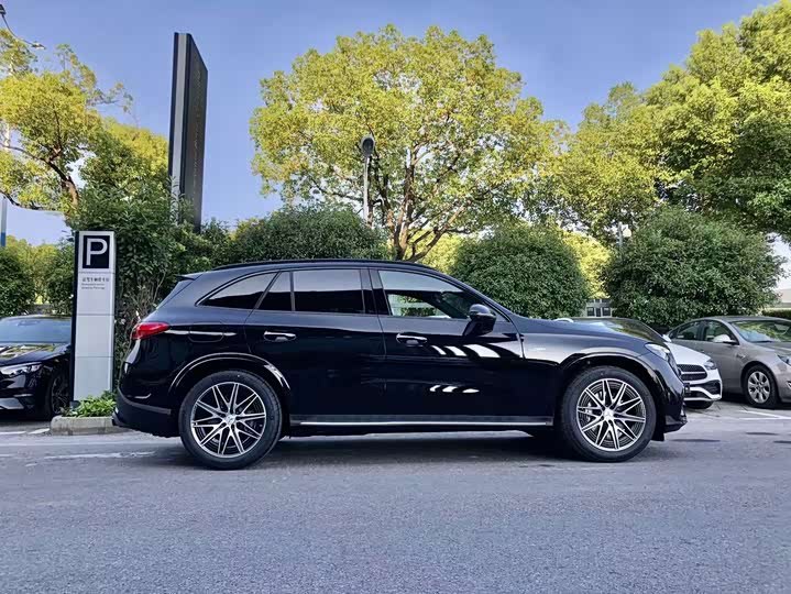 Mercedes-Benz GLC-Class AMG, 2025 — фото 5 из 9