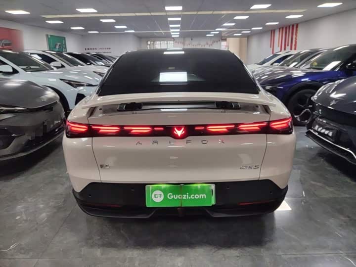 BAIC Arcfox Alpha S5, 2024 — фото 6 из 9