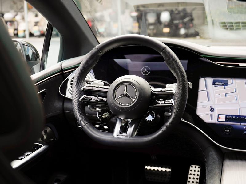 Mercedes-Benz EQE AMG, 2024 — фото 8 из 12