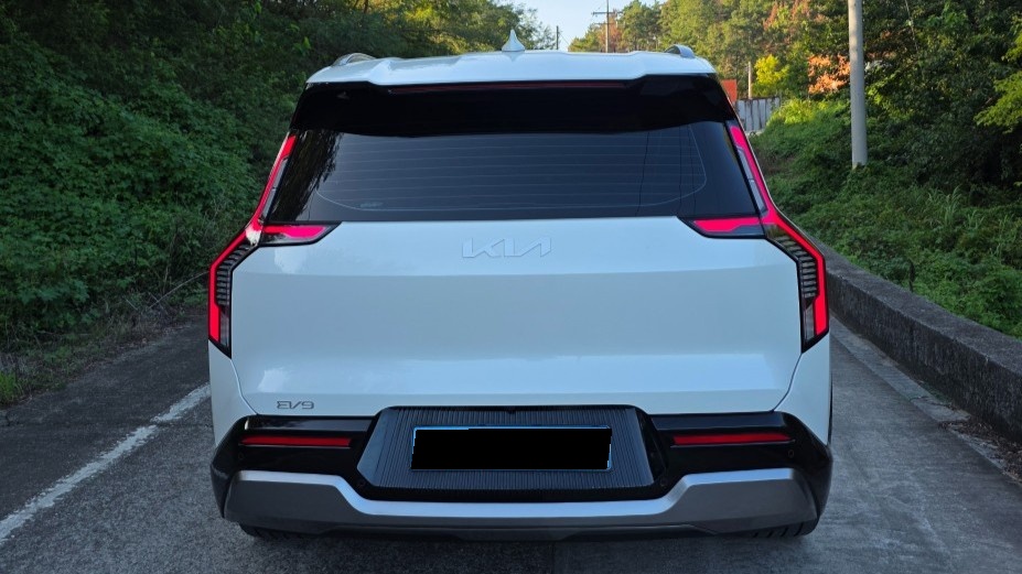 Kia EV9, 2023 — фото 4 из 8