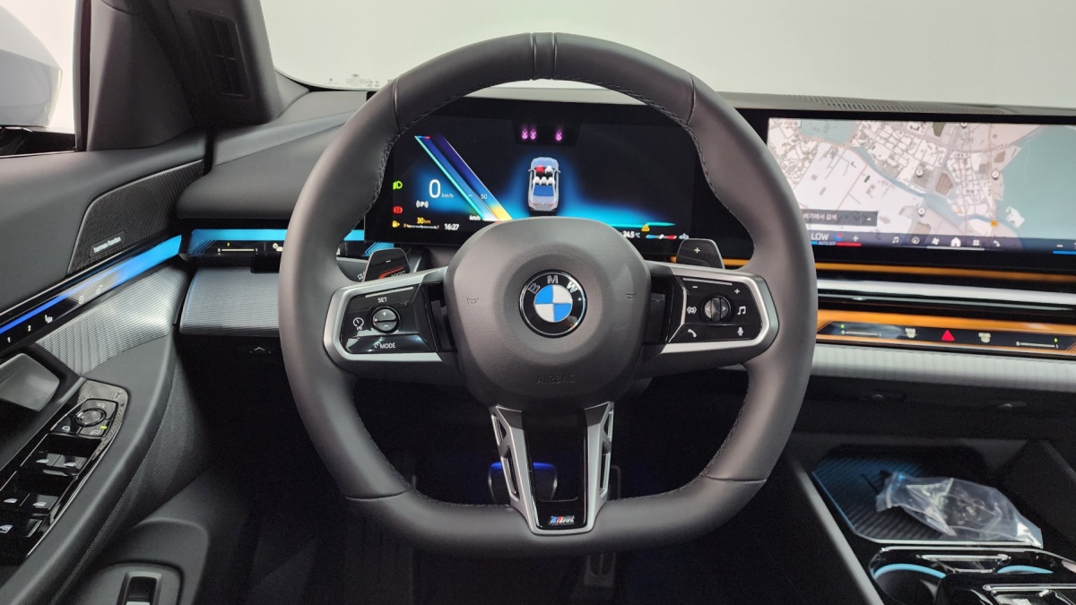 BMW 5 Series, 2025 — фото 11 из 12