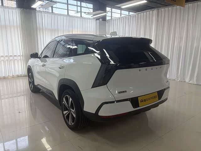 Geely Atlas L, 2025 — фото 7 из 9