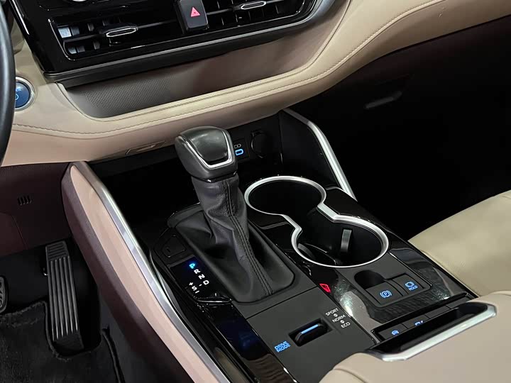 Toyota Highlander, 2022 — фото 9 из 9
