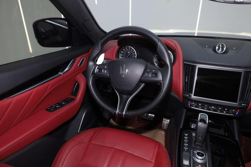 Maserati Levante, 2023 — фото 12 из 12