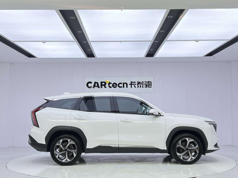 Geely Atlas L, 2023 — фото 8 из 12