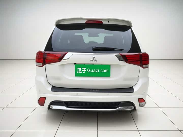 Mitsubishi Outlander, 2021 — фото 5 из 9