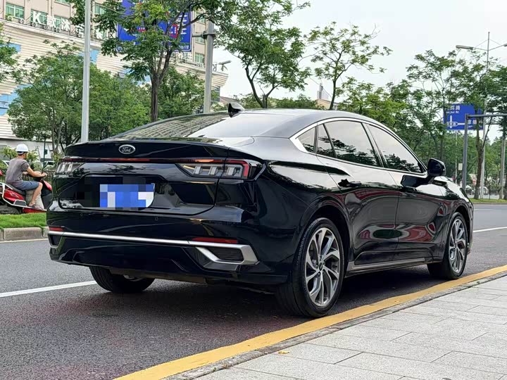 Ford Mondeo, 2022 — фото 5 из 9