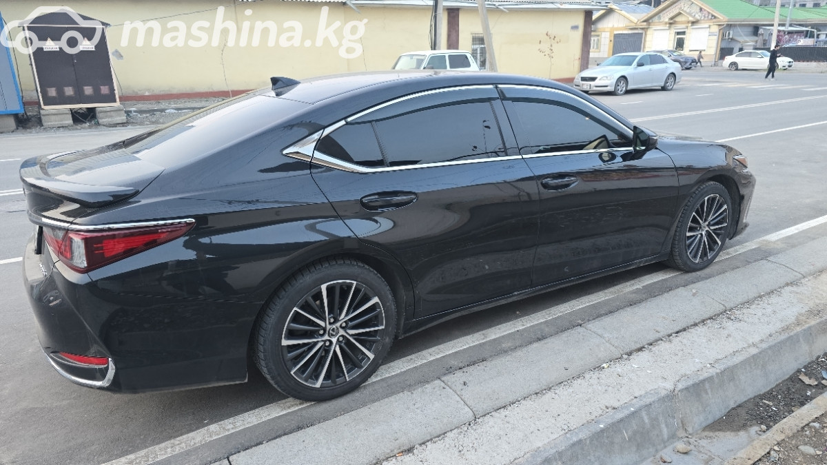Lexus ES, 2022 — фото 2 из 3