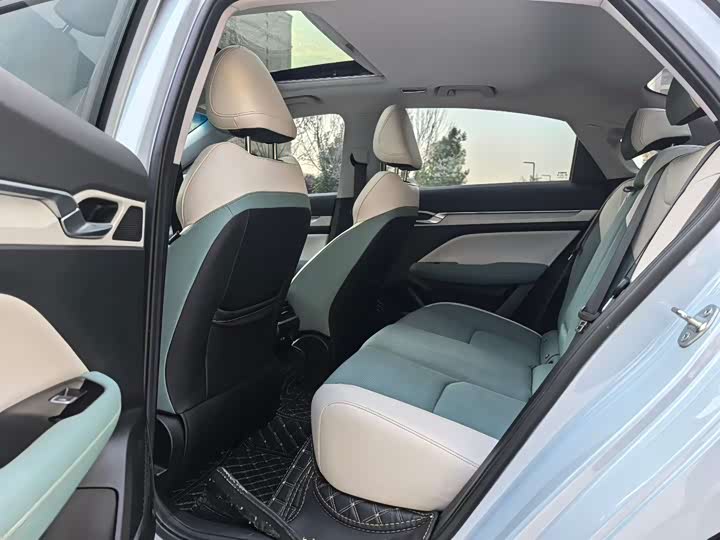 Geely Emgrand L Hi·P Hybrid, 2022 — фото 5 из 9
