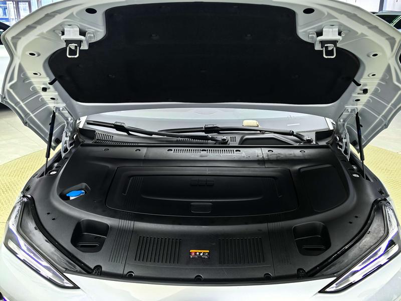 Geely Galaxy E8, 2023 — фото 8 из 12