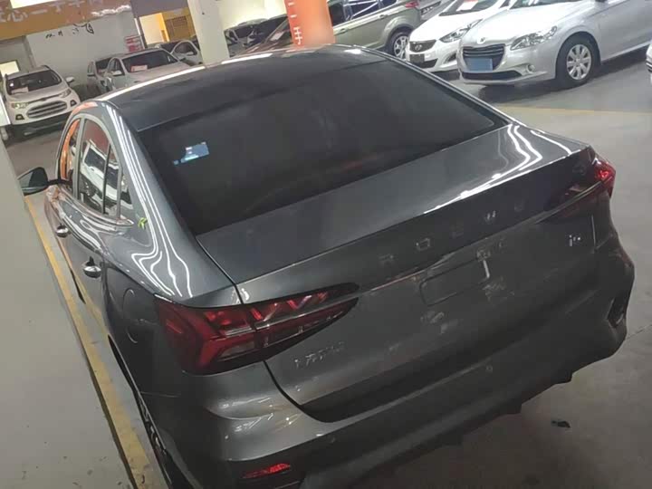 Roewe i5, 2022 — фото 5 из 9
