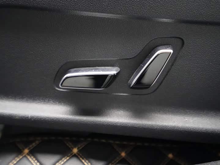 BYD Song Pro Hybrid, 2024 — фото 6 из 9