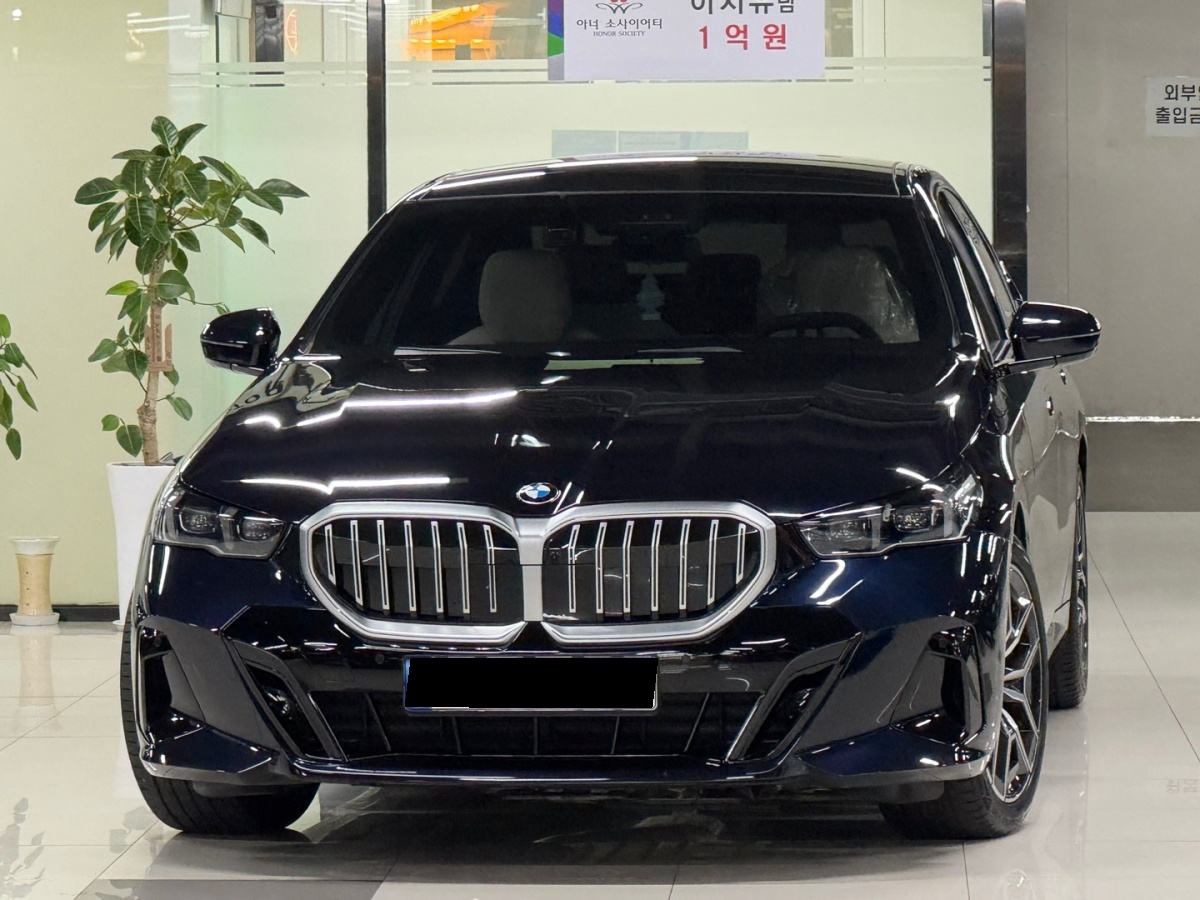BMW 5 Series, 2026 — купить в Саратове под ключ