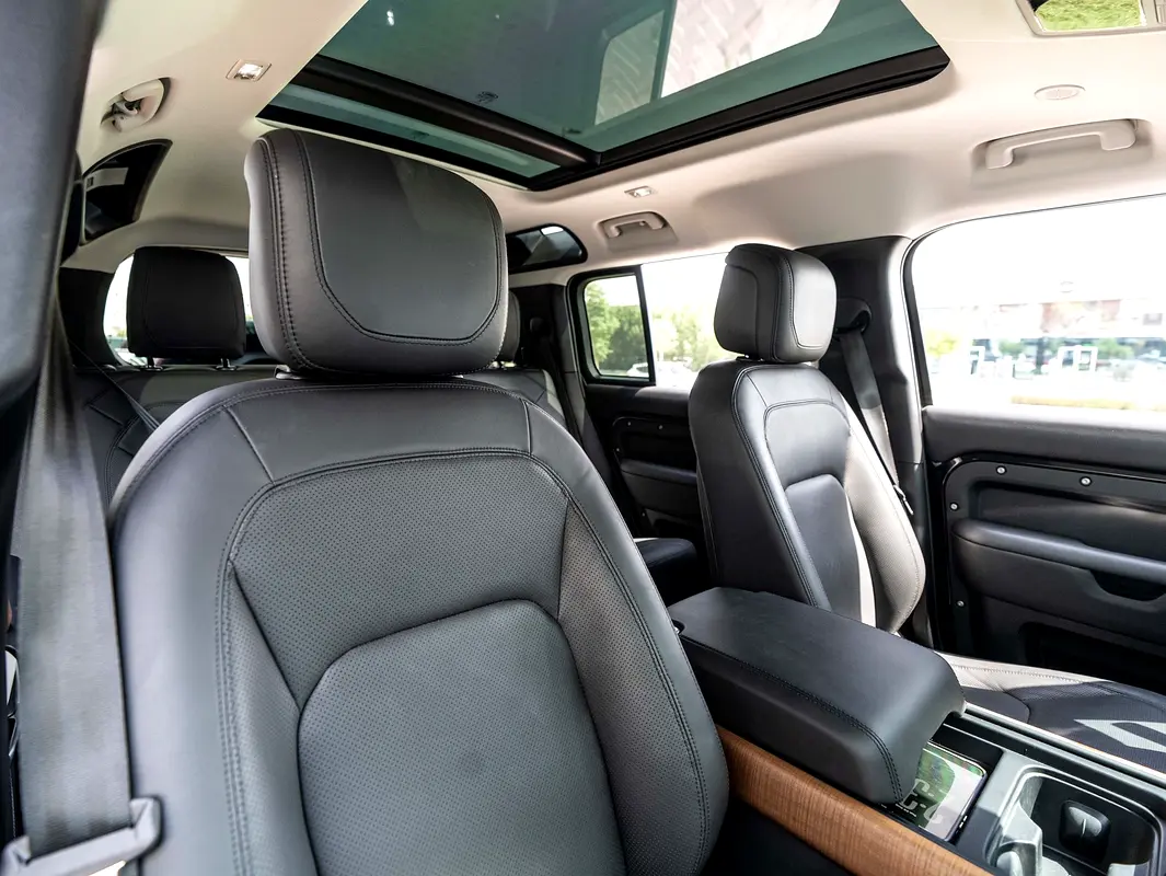 Land Rover Defender, 2023 — фото 9 из 10