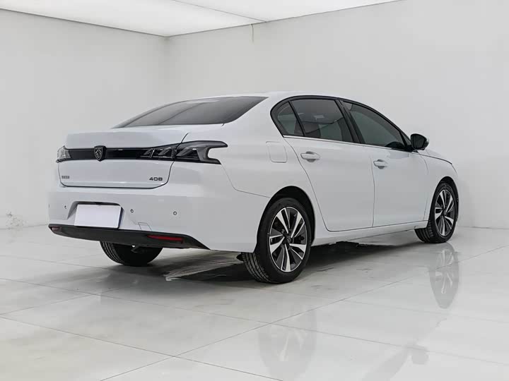 Peugeot 408, 2025 — фото 6 из 9