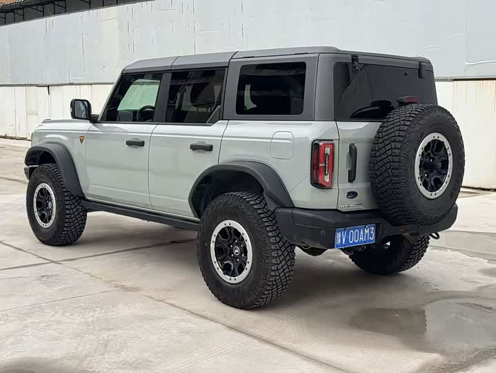 Ford Bronco, 2024 — фото 8 из 9