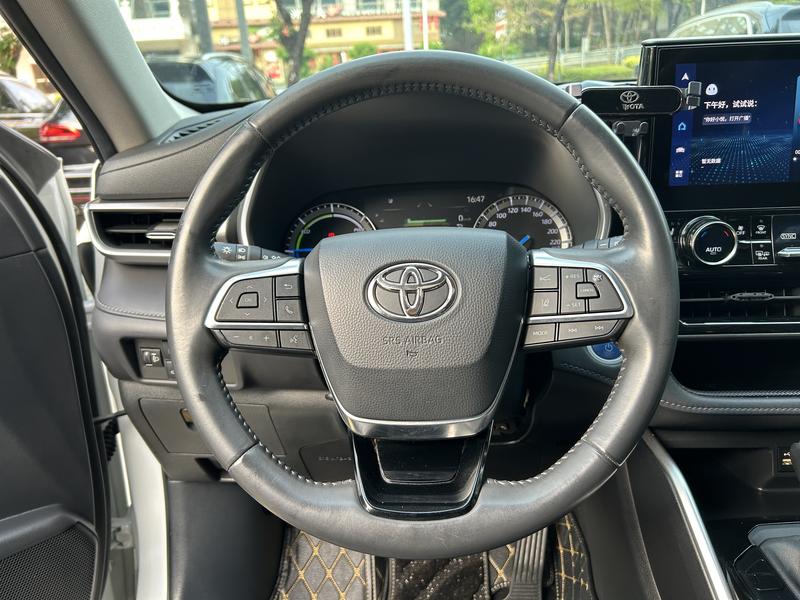 Toyota Highlander, 2022 — фото 8 из 12