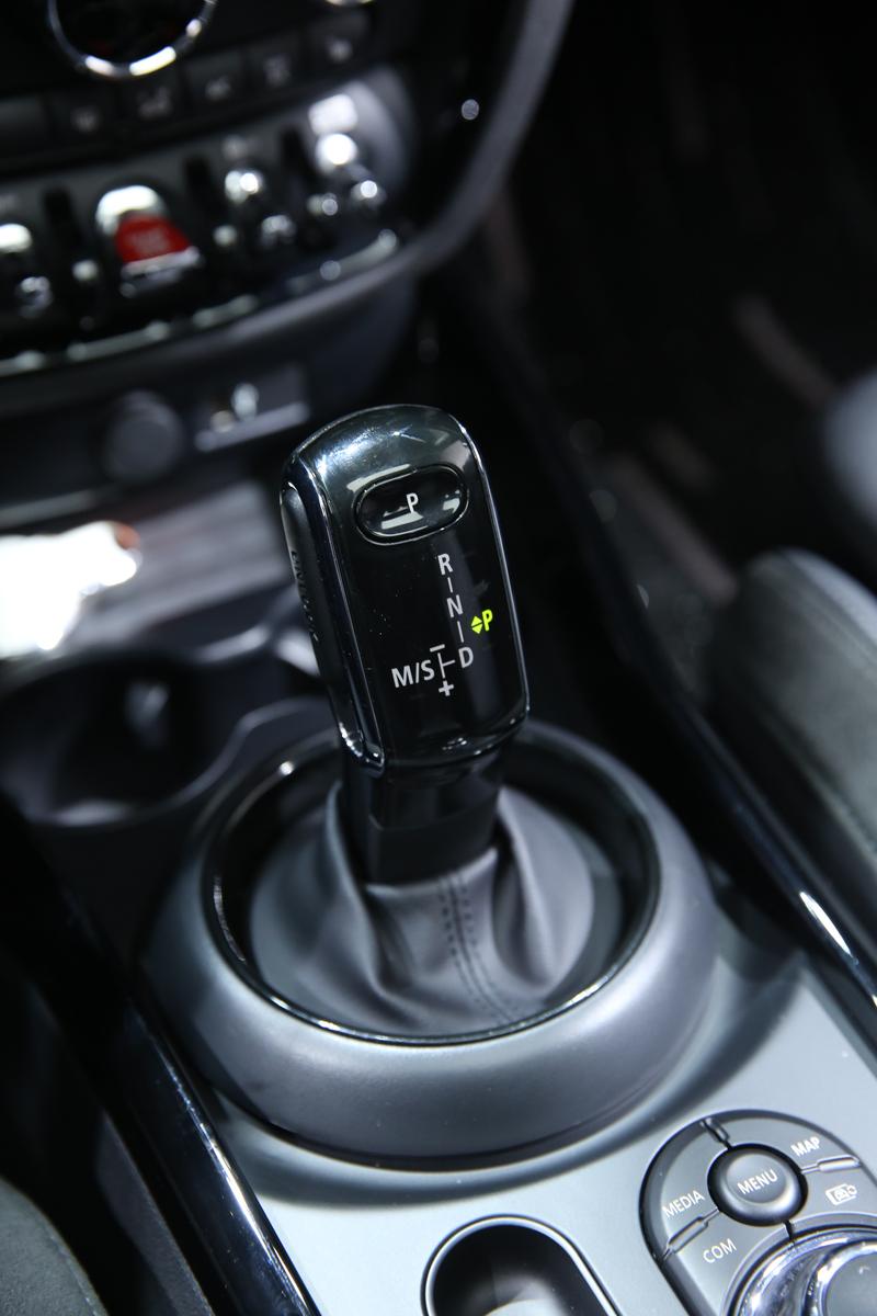 Mini Clubman, 2022 — фото 10 из 12