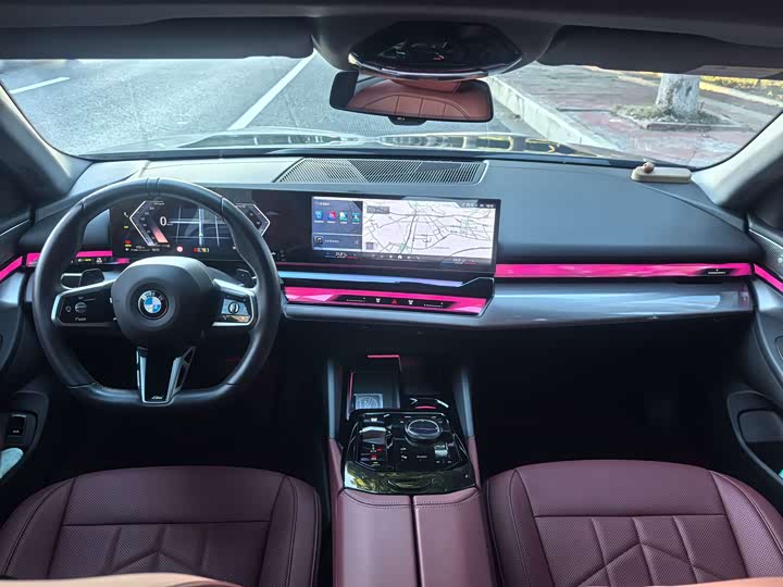 BMW 5 Series, 2025 — фото 6 из 9