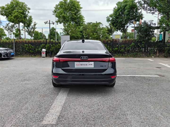 Audi A6L e-tron, 2025 — фото 5 из 9