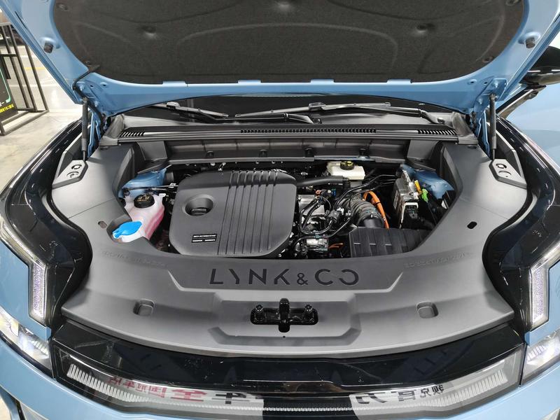 Lynk & Co 08 EM-P Hybrid, 2025 — фото 10 из 12