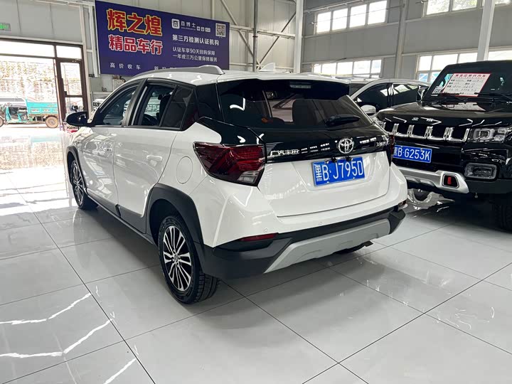 Toyota Yaris L Hatchback, 2022 — фото 7 из 9