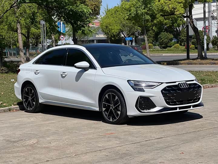 Audi A3, 2024 — фото 3 из 9