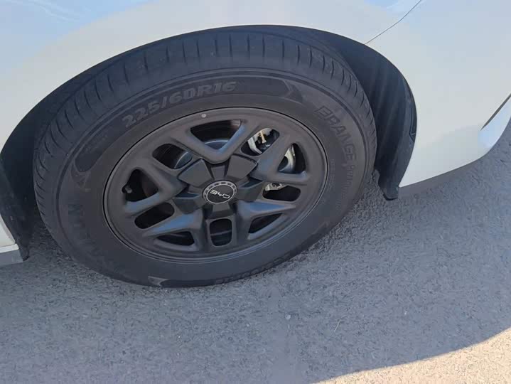 BYD Seal 05 DM-i Hybrid, 2025 — фото 6 из 9