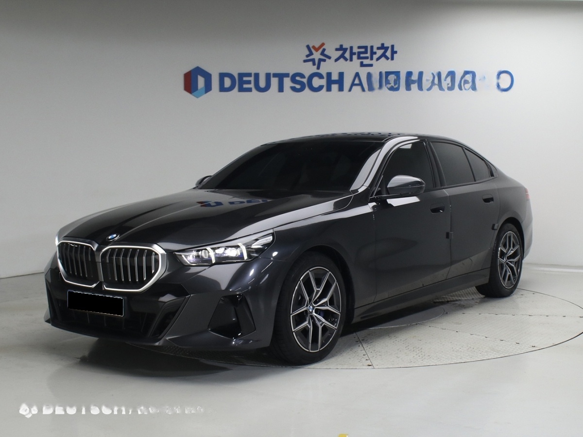 BMW 5 Series, 2025 — фото 3 из 12