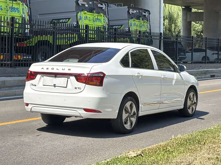 Dongfeng Aeolus E70, 2022 — фото 6 из 9