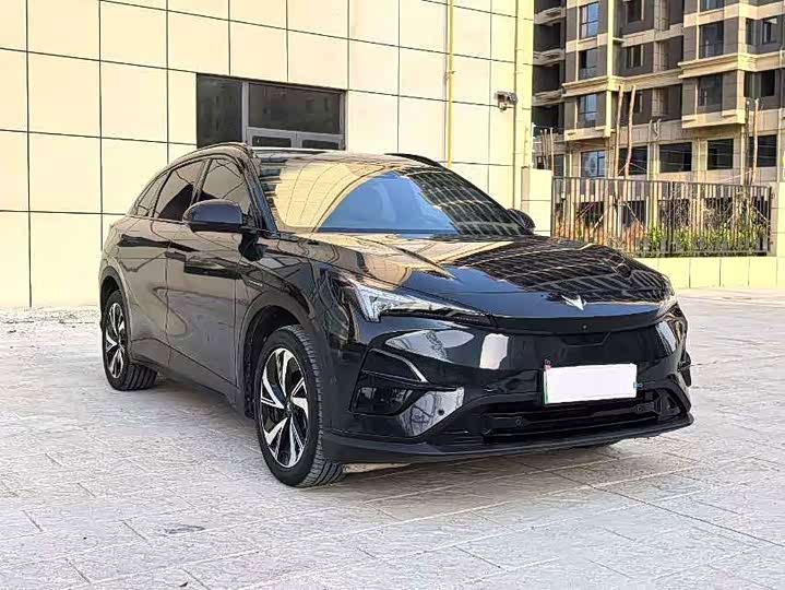 BAIC Arcfox Alpha T5, 2025 — фото 3 из 9