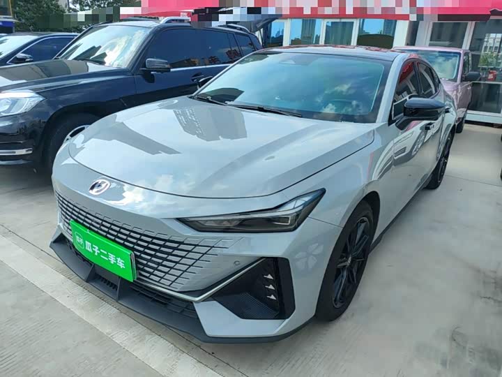 Changan UNI-V Hybrid, 2023 — фото 2 из 9